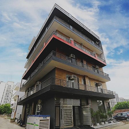 Super Townhouse Cloud Bay, Near Genpact, Sector-69, Gurgaon Ξενοδοχείο Εξωτερικό φωτογραφία