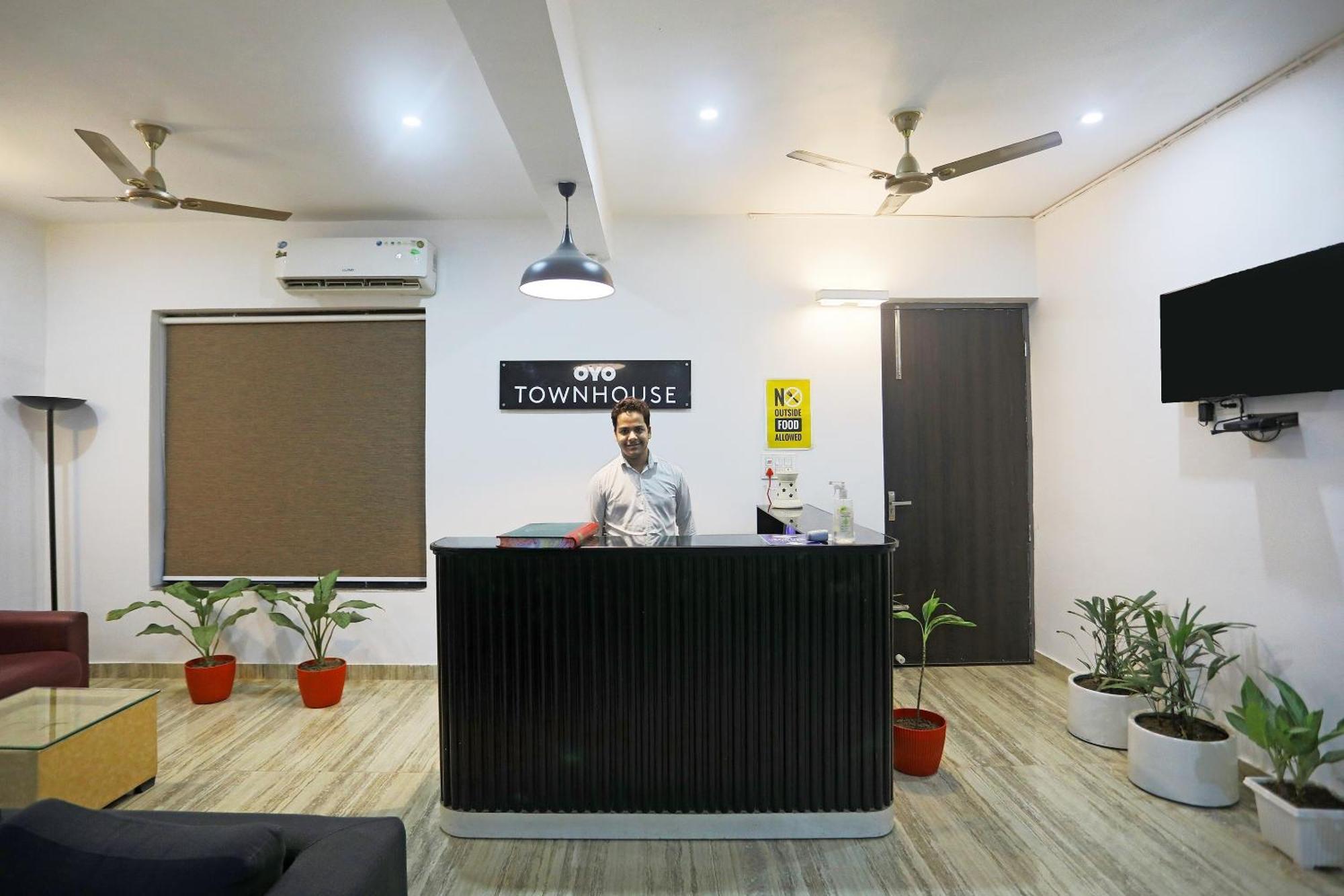 Super Townhouse Cloud Bay, Near Genpact, Sector-69, Gurgaon Ξενοδοχείο Εξωτερικό φωτογραφία