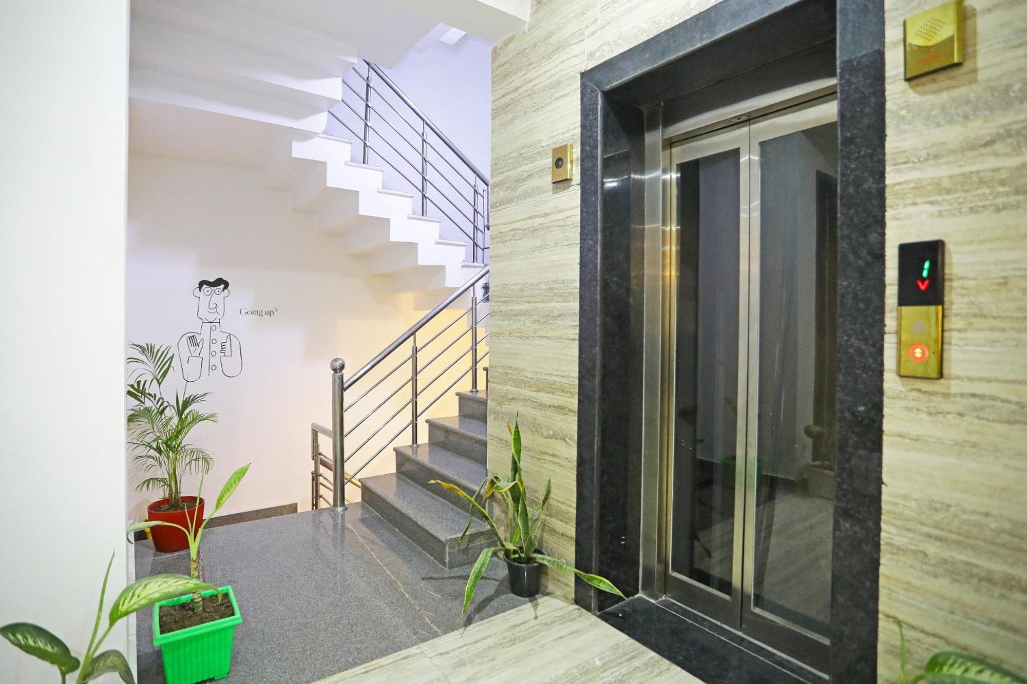 Super Townhouse Cloud Bay, Near Genpact, Sector-69, Gurgaon Ξενοδοχείο Εξωτερικό φωτογραφία