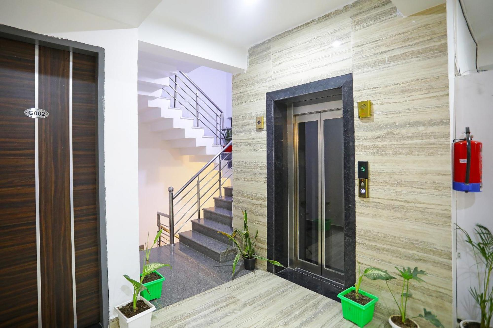 Super Townhouse Cloud Bay, Near Genpact, Sector-69, Gurgaon Ξενοδοχείο Εξωτερικό φωτογραφία