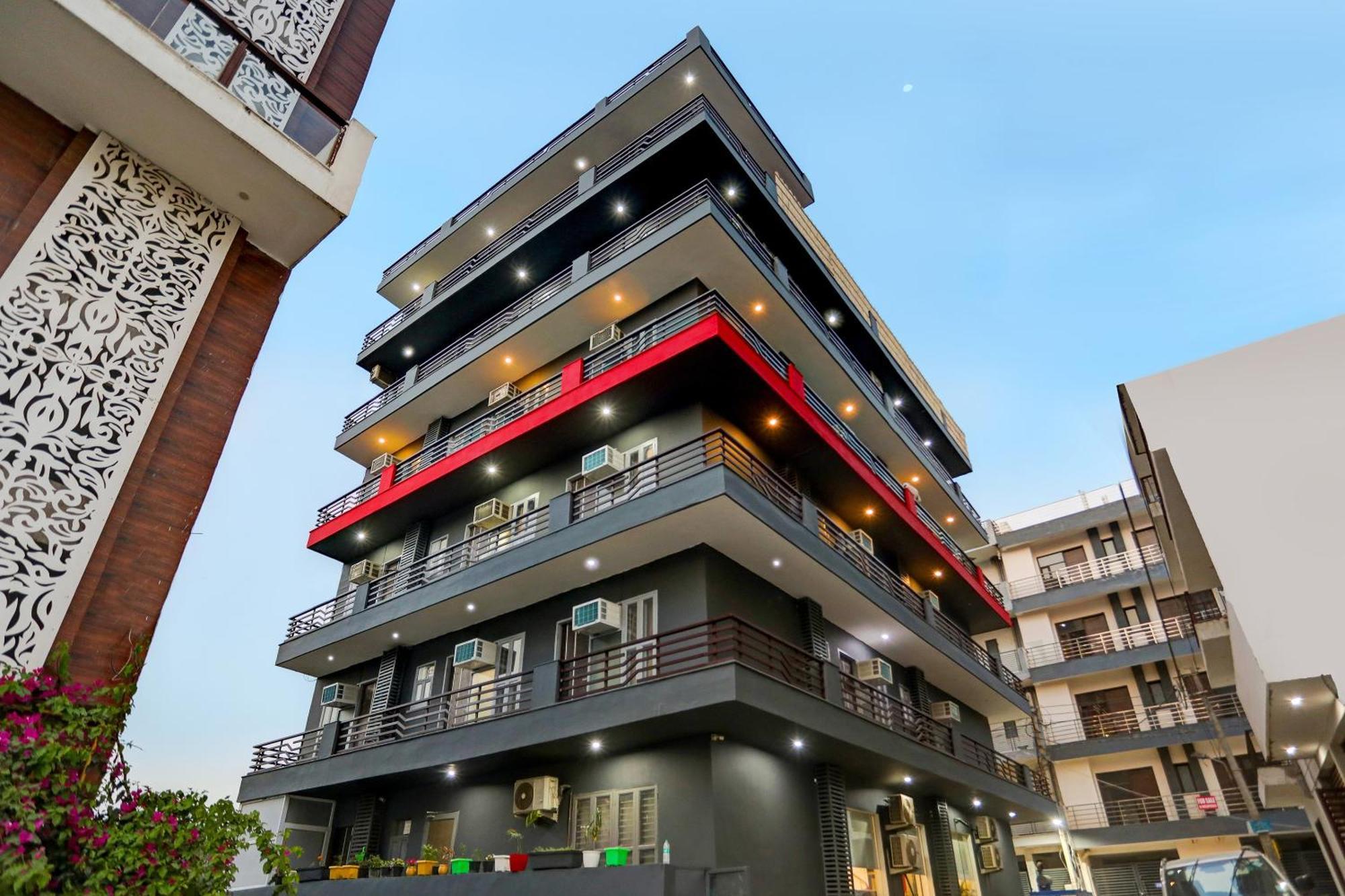 Super Townhouse Cloud Bay, Near Genpact, Sector-69, Gurgaon Ξενοδοχείο Εξωτερικό φωτογραφία